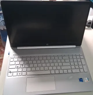 Portátil HP 15.6 i7, 16GB RAM, 1TB