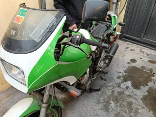 Yamaha Moped Verde/Plata ruedas nuevas y batería