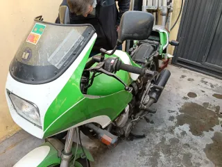 Yamaha Moped Verde/Plata ruedas nuevas y batería