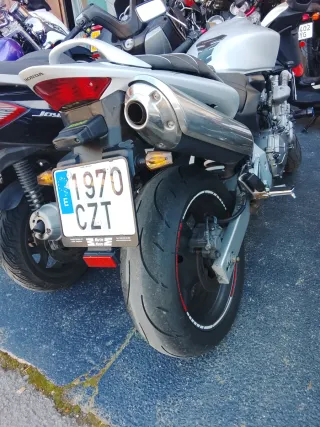 Honda Hornet 600cc Plata
