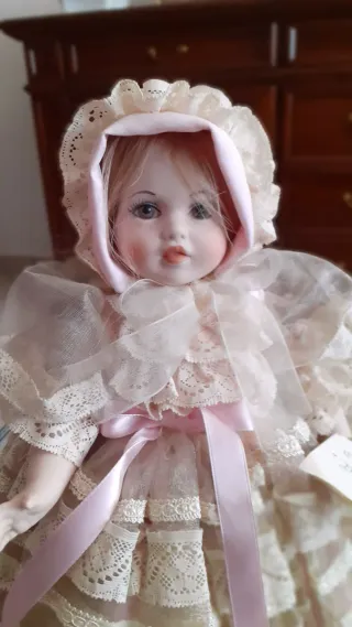 Bambola porcellana da collezione