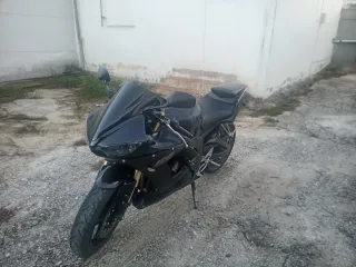 Yamaha R6 Negra