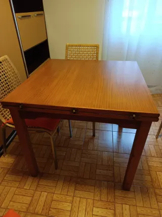 Mesa plegable madera y 4 sillas