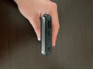 Cartera con cargador portátil