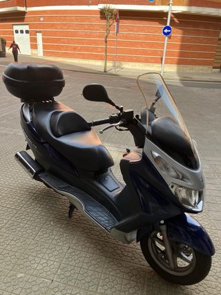 Suzuki Burgman 125cc Azul/Plata año 2005 ITV pasad