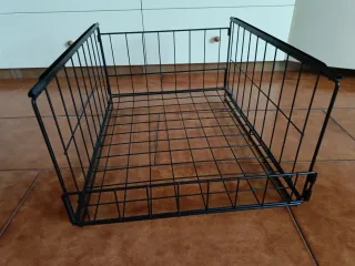 Cestino portaoggetti in metallo nero