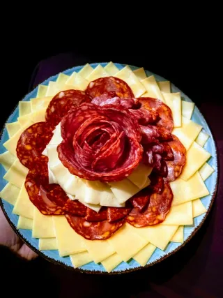 Catering o Tabla/plato de charcutería para eventos