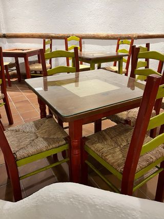 Sillas de madera y anea