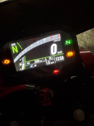 Kawasaki Z500 2024 - 2.906 km