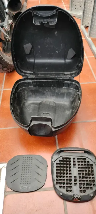 Baúl SHAD Negro para Moto,,