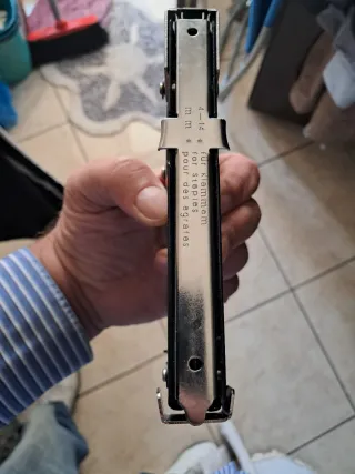 Set graffatrice e graffette per tappezzeria