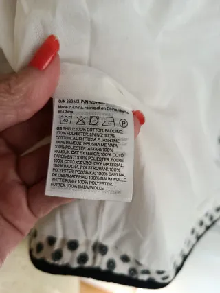 Chaqueta H&M acolchada con etiqueta