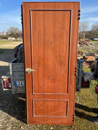 Puerta blindada madera minimo 50 kg peso