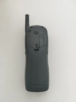 Mitsubishi Trium Galaxy MT-040 Teléfono Móvil