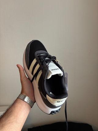 Zapatillas Adidas Originales Negras y Blancas
