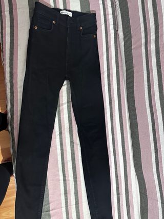 Shorts vaqueros rotos con texto , falda , pantalón