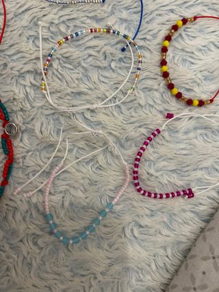 Pulseras artesanales hechas a mano