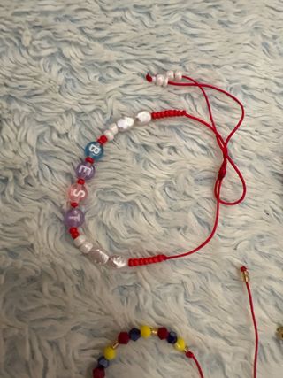 Pulseras artesanales hechas a mano