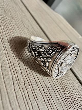 Anillo Plata con Circonita y Diseño Celta