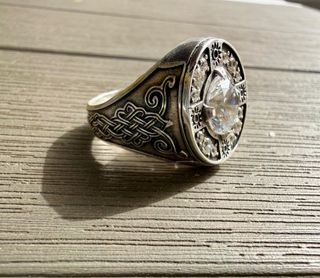 Anillo Plata con Circonita y Diseño Celta