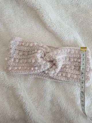 Fascia rosa pastello lavorata a maglia