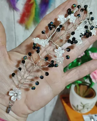 Collar choker flores plateado. Acero