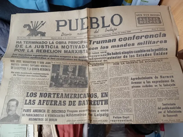 Periódicos "Pueblo" de los años 1944 al 1945.