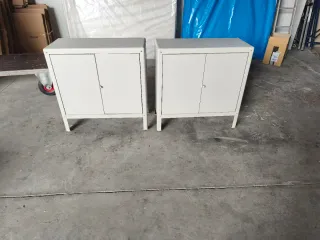 Archivadores metálicos blancos