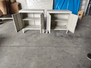 Archivadores metálicos blancos