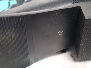 Botines negros con detalle V