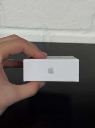 Apple AirPods 4ª generación con estuche original