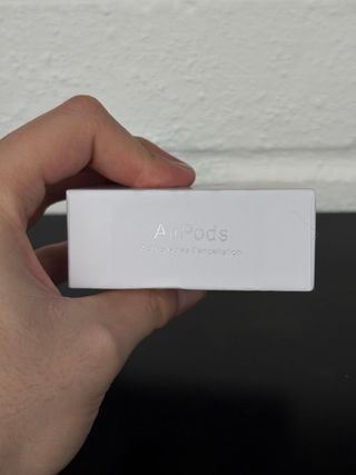 Apple AirPods 4ª generación con estuche original