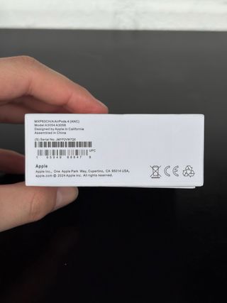 Apple AirPods 4ª generación con estuche original