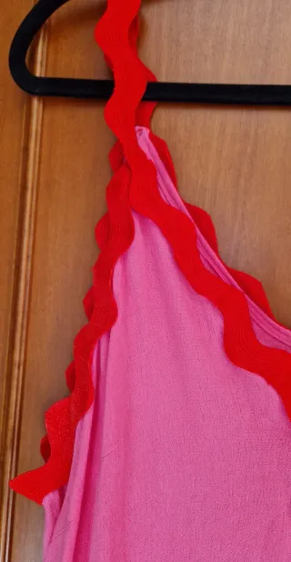 Vestito donna rosa con dettagli rossi