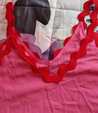 Vestito donna rosa con dettagli rossi