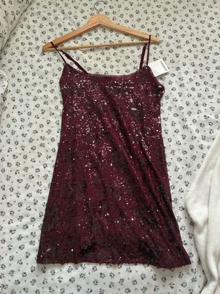 Vestido de lentejuelas granate