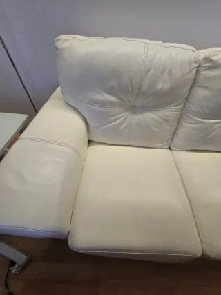 Sofá de 2 plazas en piel blanco. Piel natural.