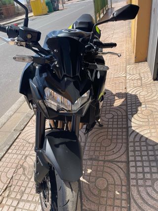 Kawasaki Z900 Naked Negra y Verde