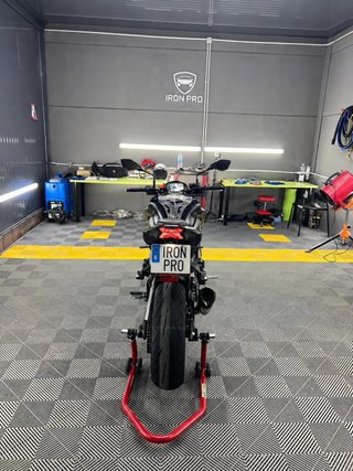 Kawasaki Z900 Naked Negra y Verde