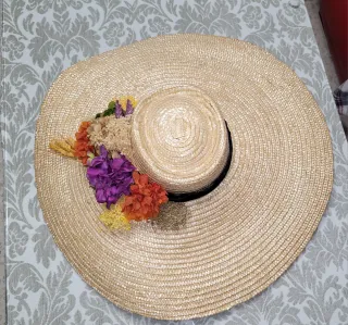 Pamela de paja con flores