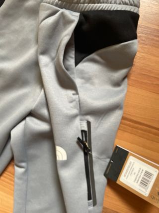 Pantalones The North Face nuevos