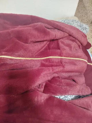 Chaqueta pelitos burdeos con cremallera talla s/m