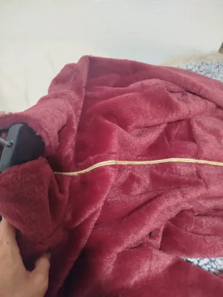 Chaqueta pelitos burdeos con cremallera talla s/m