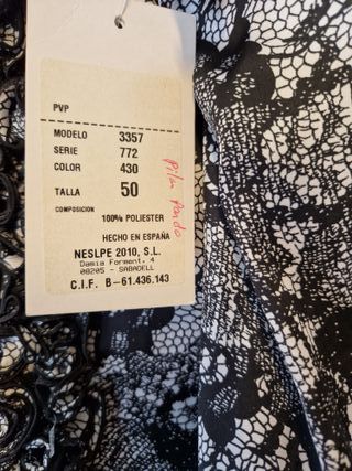 Blusa Esioto encaje negro y blanco