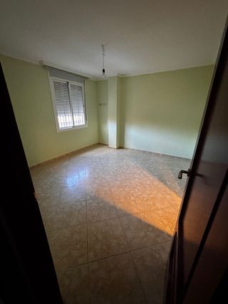 Amplio piso de 4 habitaciones