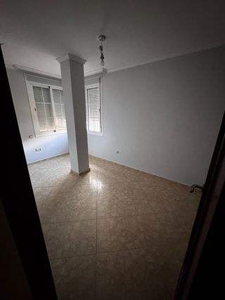 Amplio piso de 4 habitaciones