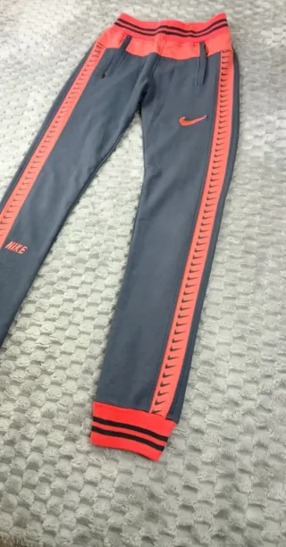 Pantalones Nike Grises y Rosas Retro Y2K