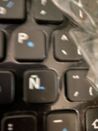 Teclado Paraiss con cable negro