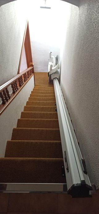 Silla salvaescaleras eléctrica