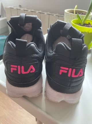 Fila Disruptor 2 negras y rosas